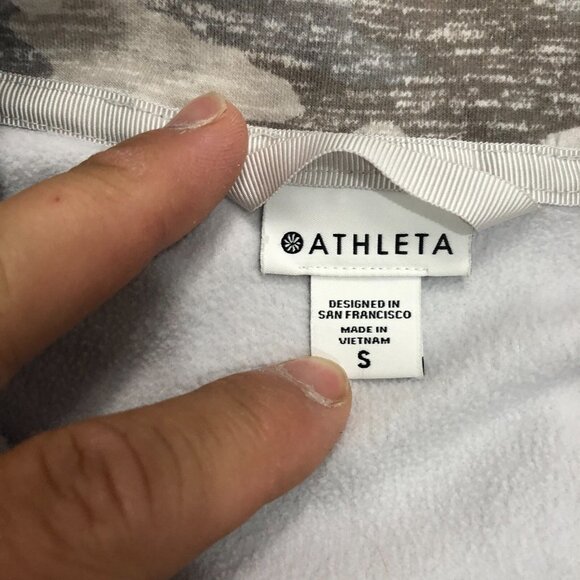 Athleta Triumph Printed Hoodie Jacket Full Zip Grey Gypsum Camo Size Small - Picture 6 of 9